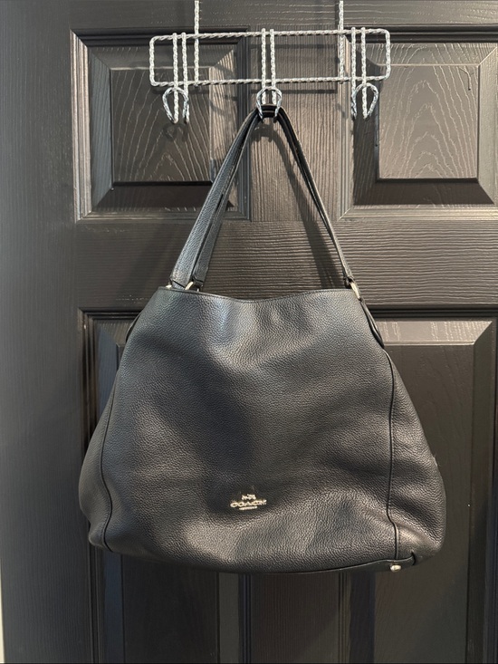 Coach Handbags - Coach Black Pebbled Leather Hobo Shoulder Bag